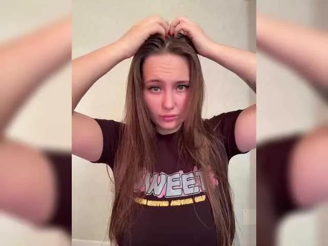 Join SweetyW-, she wants to masturbate for you SweetyW- from BongaCams