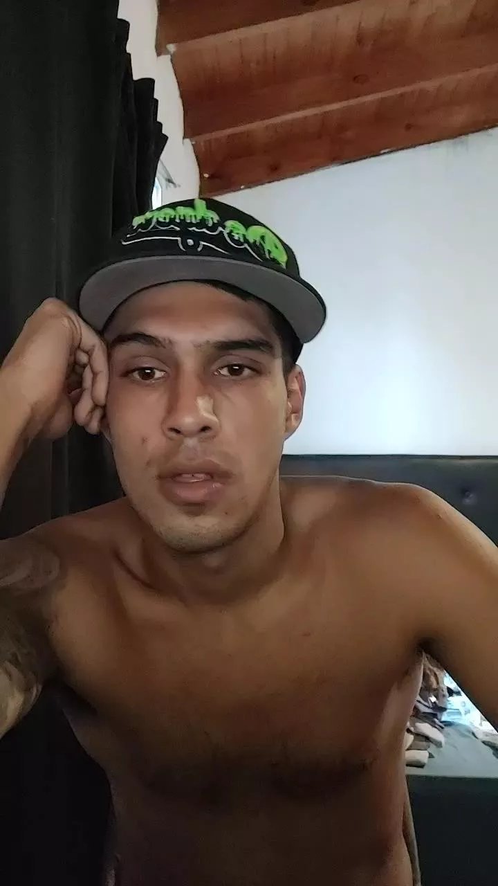 Offline 27431axel on Cam4