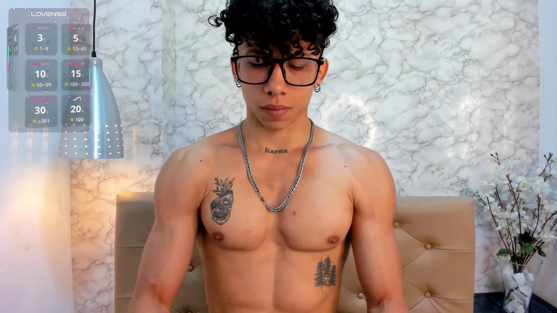 Offline Akaza_ on Cam4