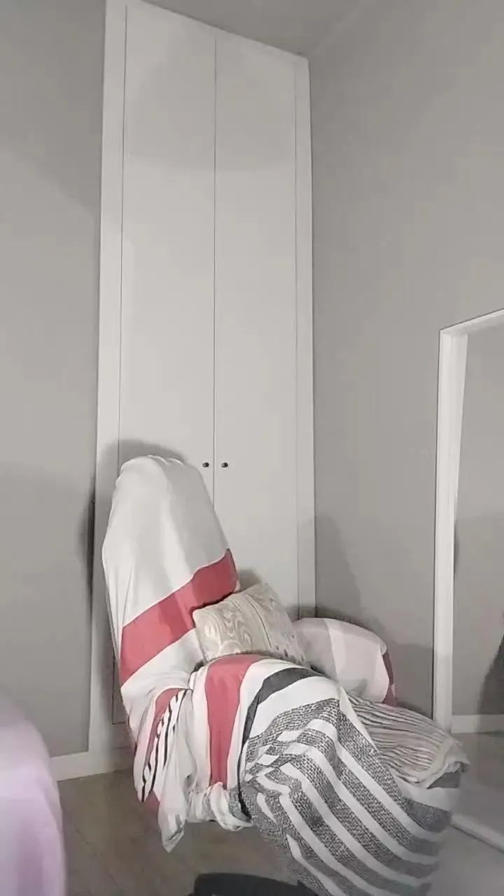 Offline alessandrospain on Cam4