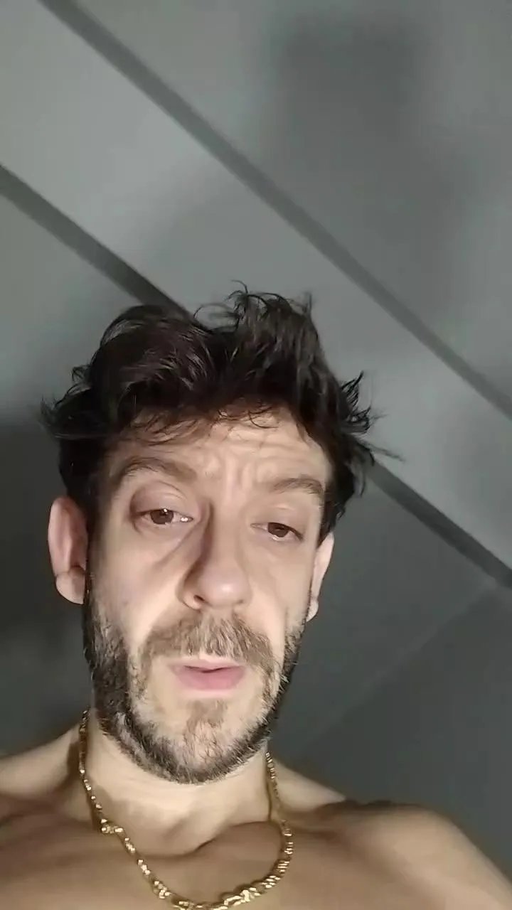 Offline alessandrospain on Cam4