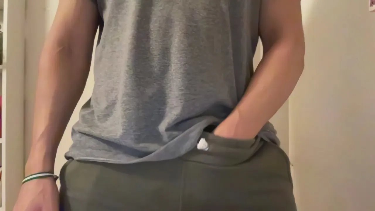 Offline Augustus_16 on Cam4