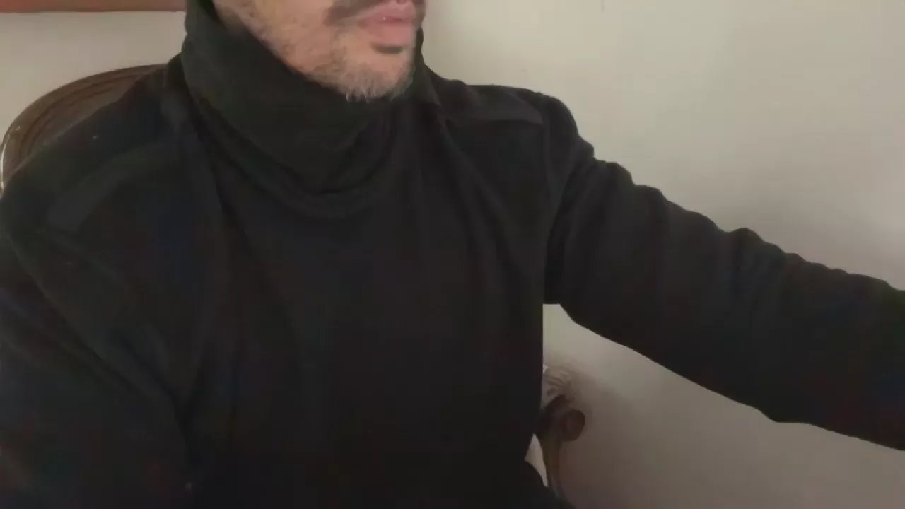 Offline Augustus_16 on Cam4