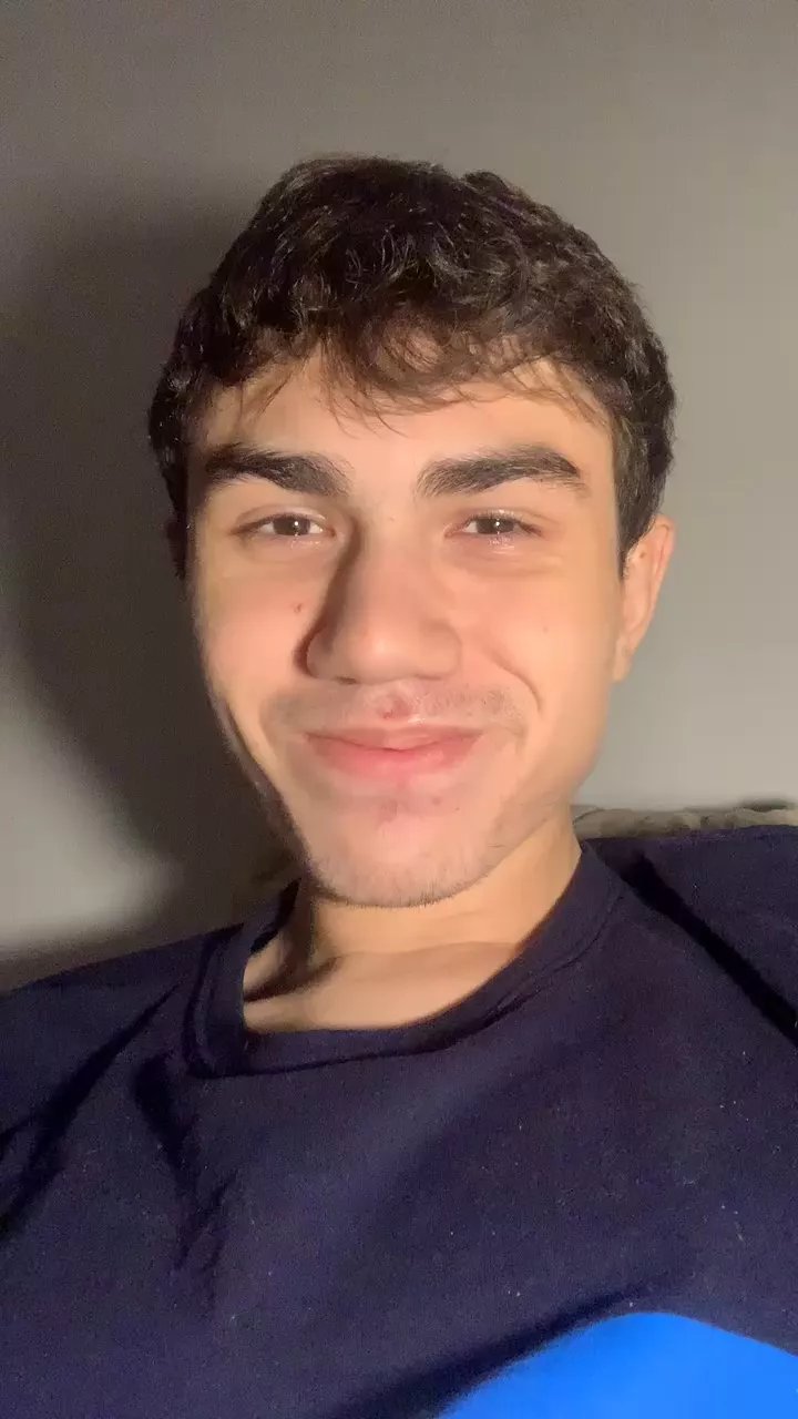 Offline Carioca_Novinho on Cam4