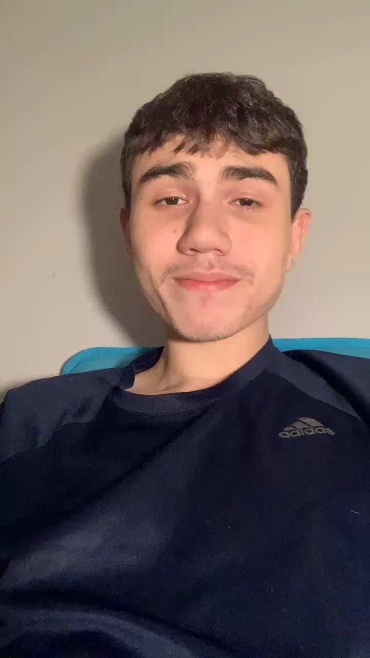 Offline Carioca_Novinho on Cam4