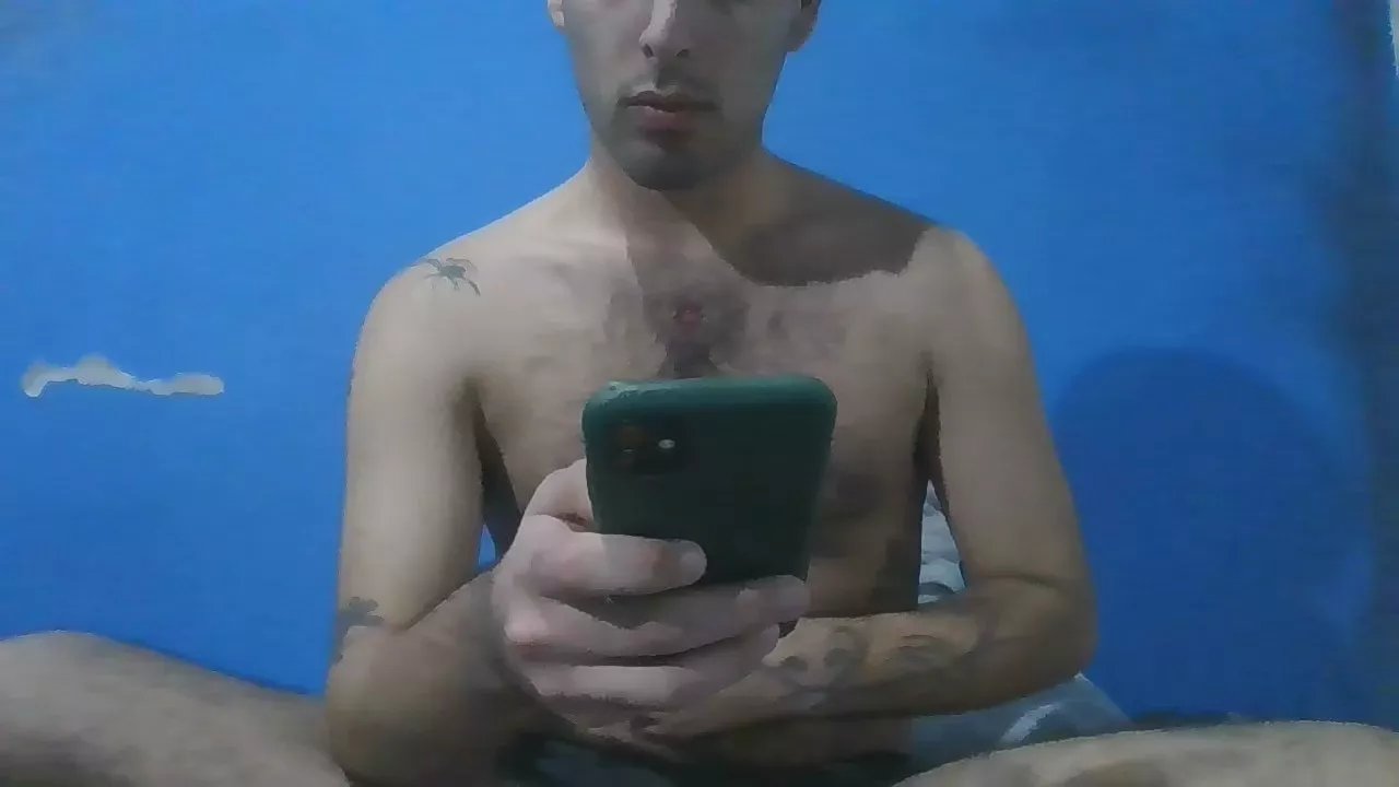 Offline Elianfonseca_ on Cam4