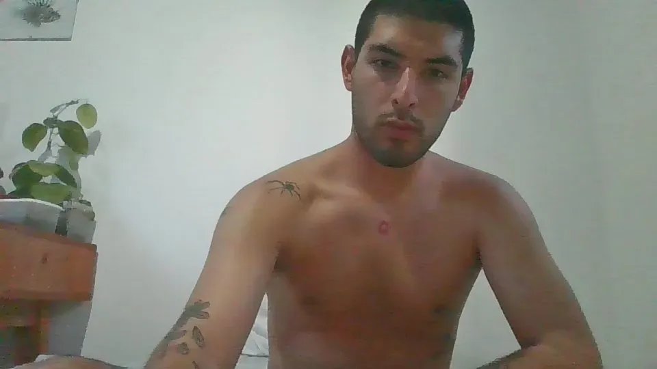 Offline Elianfonseca_ on Cam4