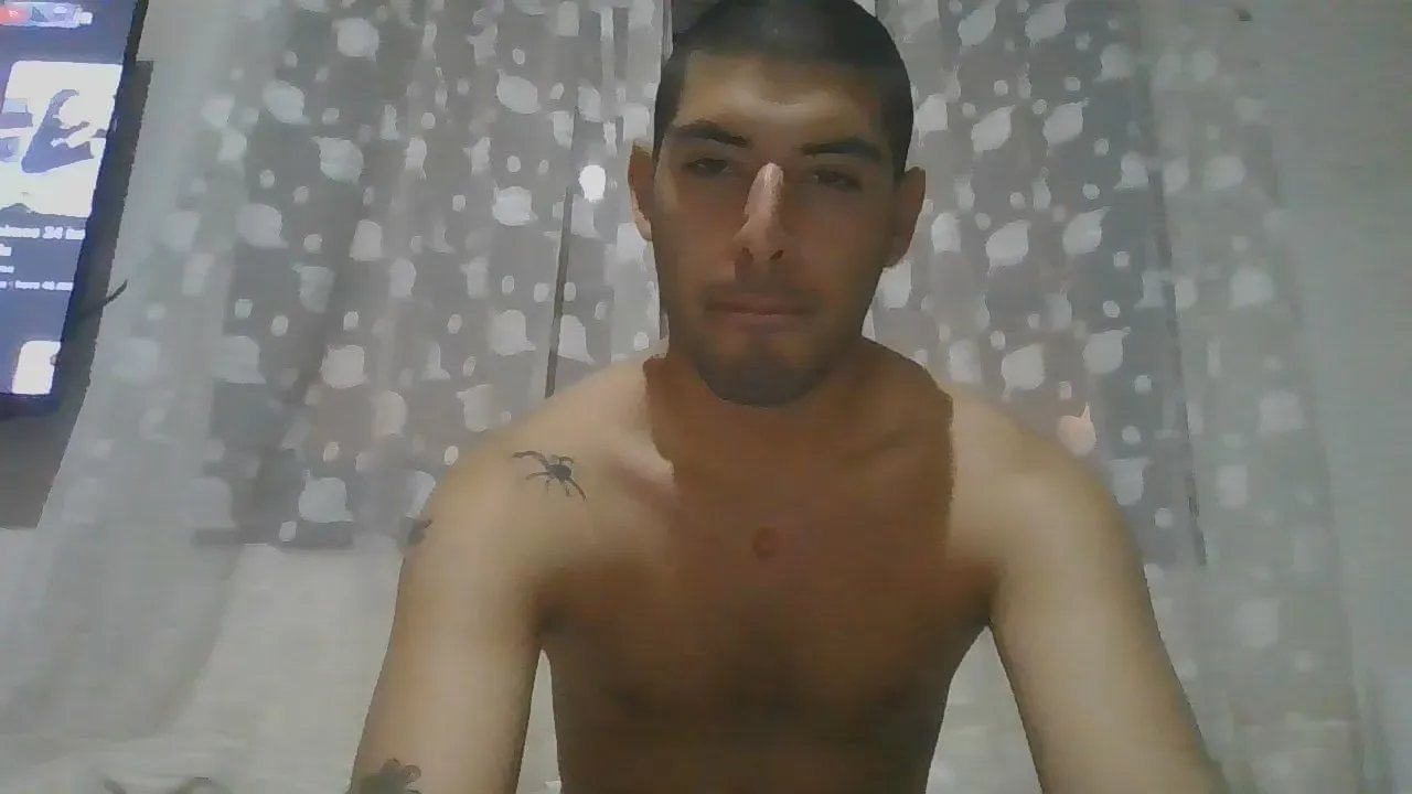 Offline Elianfonseca_ on Cam4