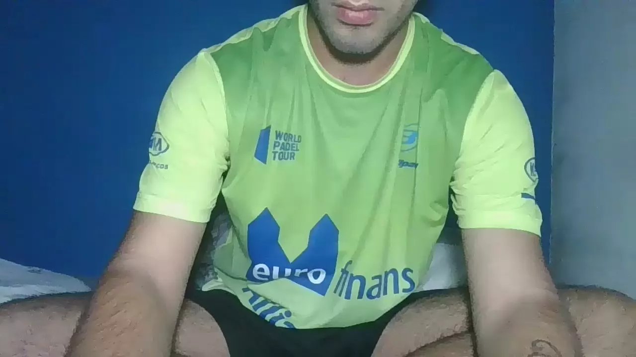 Offline Elianfonseca_ on Cam4