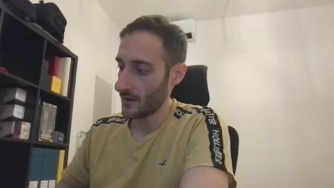 Offline ItalianVirgil on Cam4