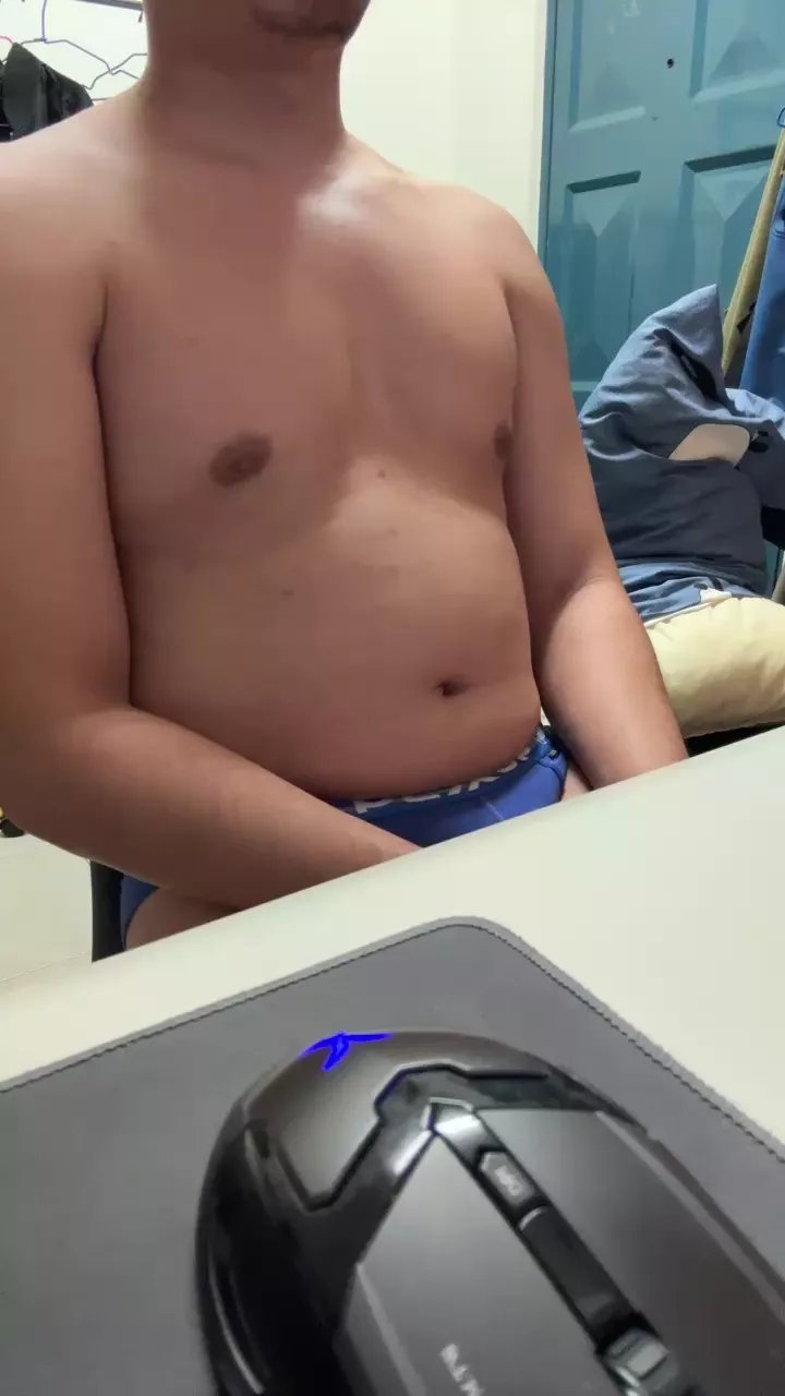 Offline ji3g4g3x96aj3 on Cam4