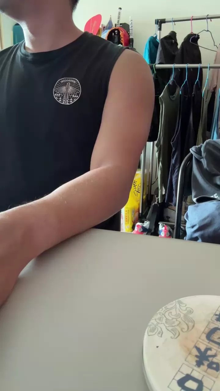 Offline ji3g4g3x96aj3 on Cam4