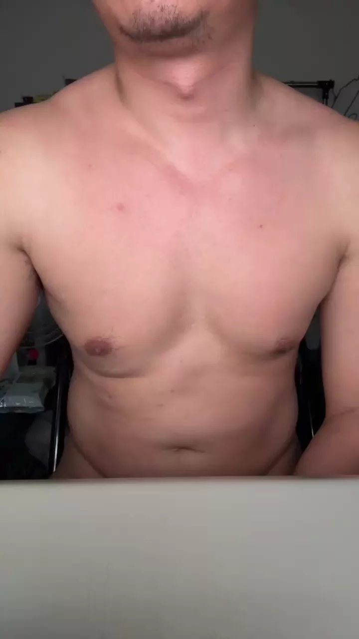 Offline ji3g4g3x96aj3 on Cam4