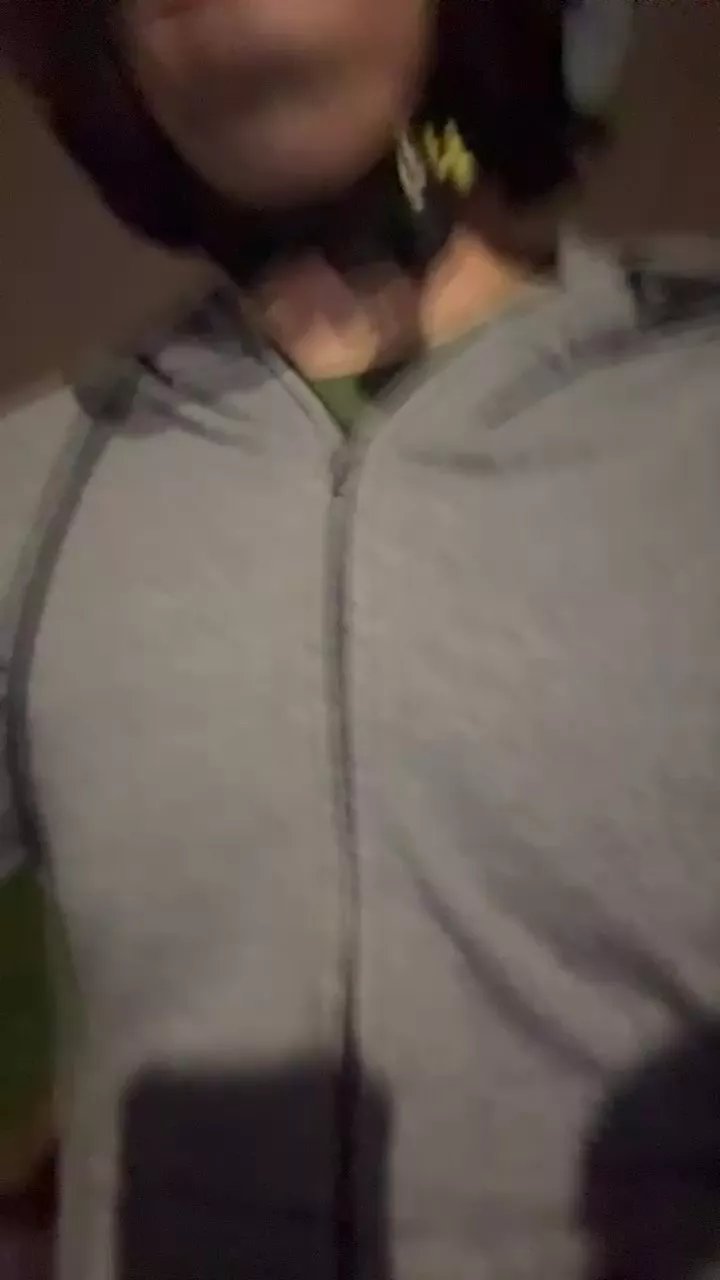 Offline ji3g4g3x96aj3 on Cam4