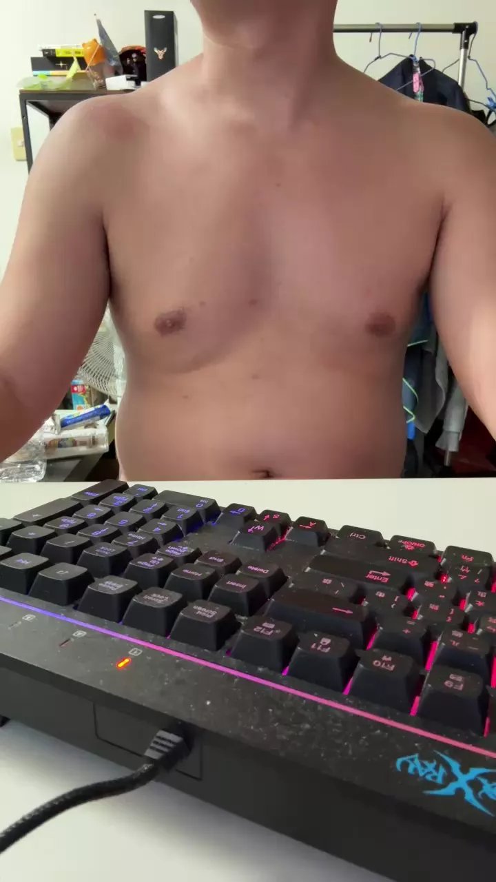 Offline ji3g4g3x96aj3 on Cam4