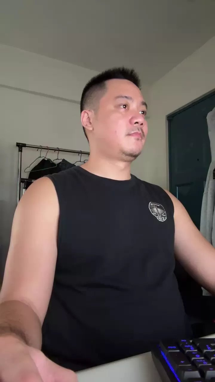 Offline ji3g4g3x96aj3 on Cam4