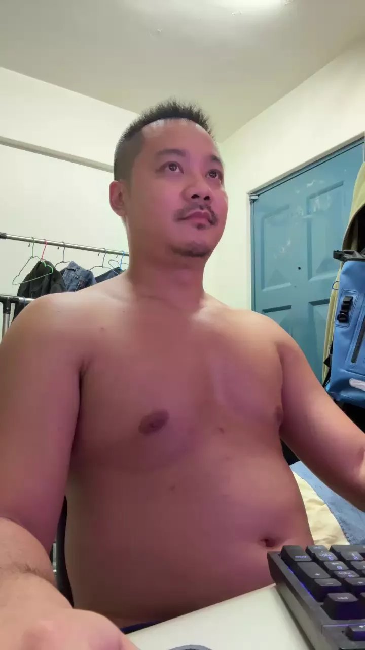 Offline ji3g4g3x96aj3 on Cam4