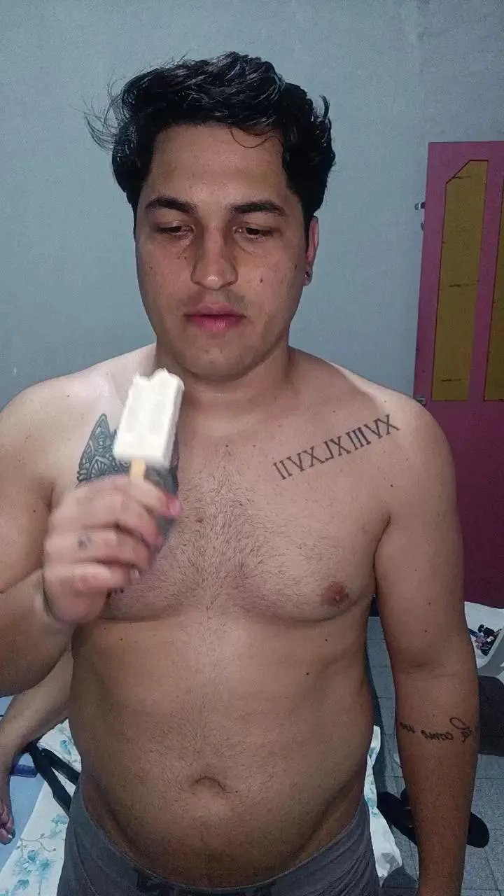 Offline kciam on Cam4