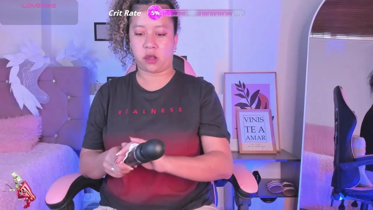 Freechat KeniaThompson01 on Cam4