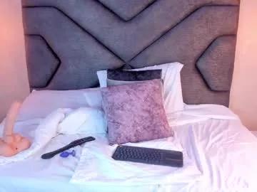 linda_saenz1 on Chaturbate 