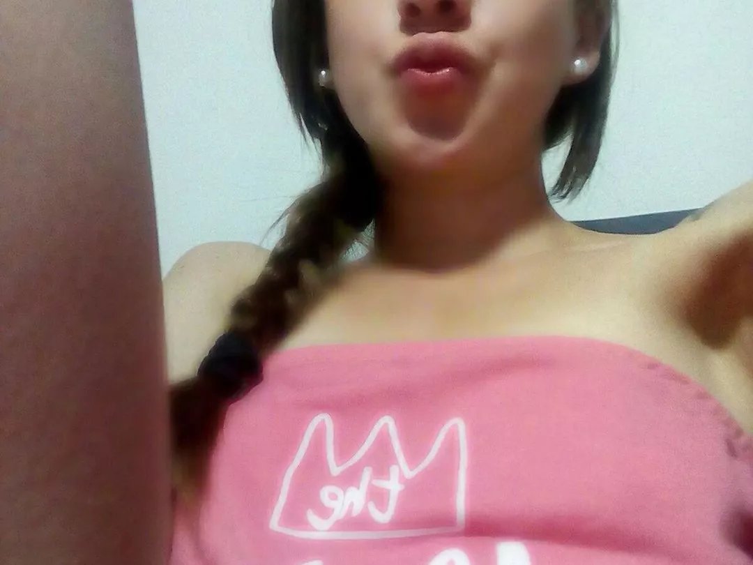 Offline BiancaNaughtySquirt on Streamate