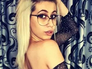 RoseDiamond18 on Streamate 