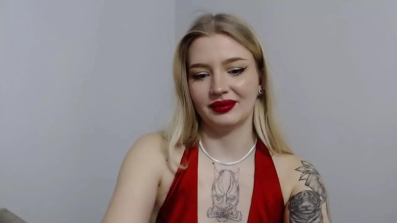 ca_milaLove on Streamray 