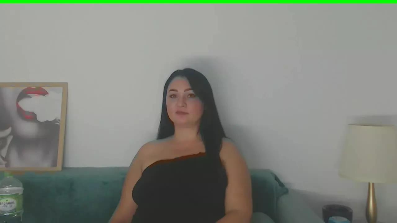 Carolinemuah on Streamray 