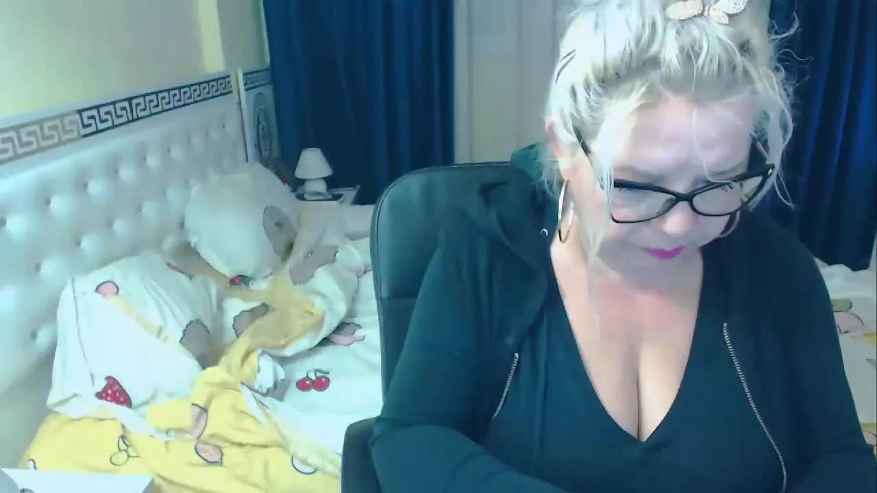 EmilyMilf on Streamray 