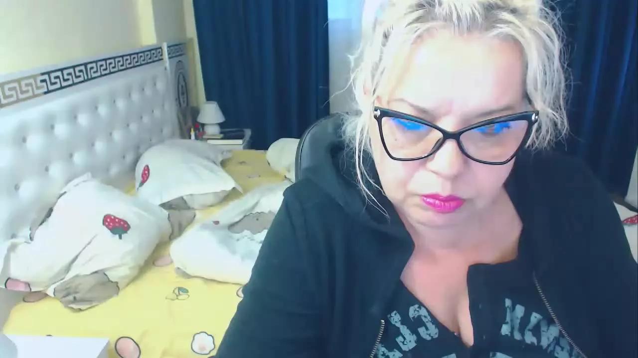 EmilyMilf on Streamray 