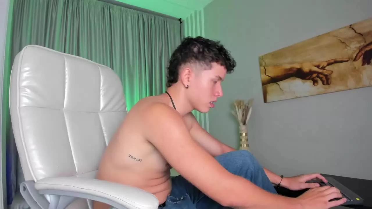 ethanandrews1 on Streamray 