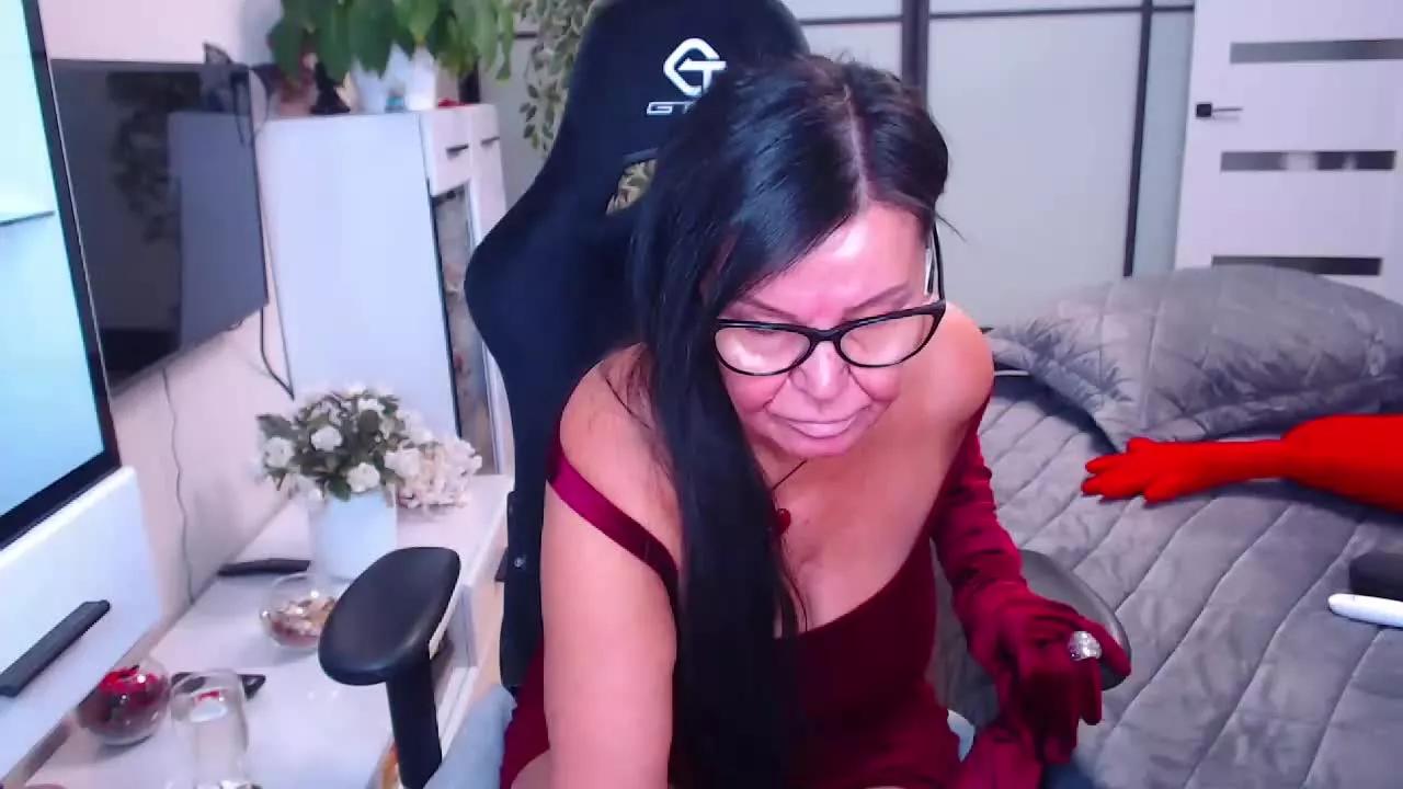 hairygrannypussy on Streamray 