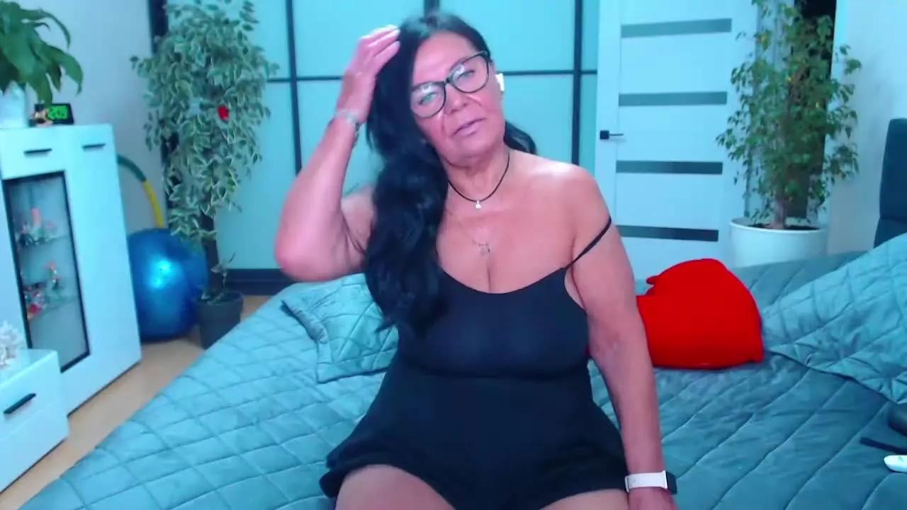 hairygrannypussy on Streamray 