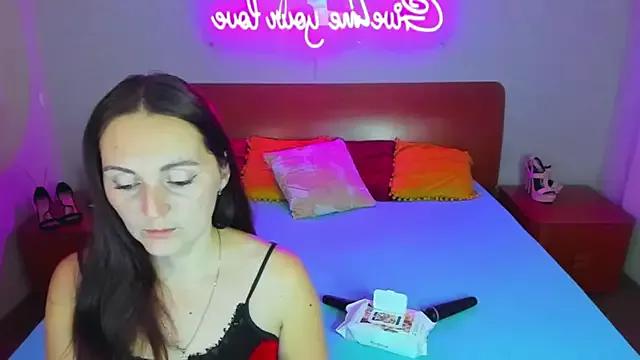 MagicEyess on StripChat 